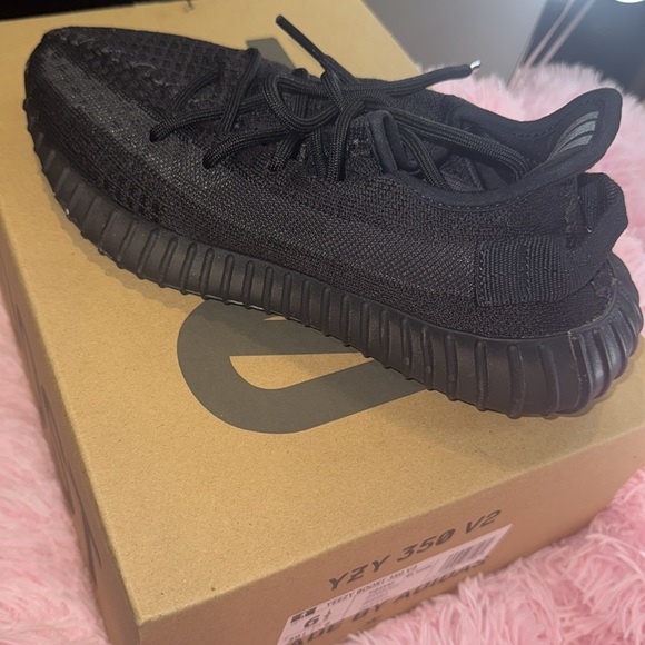yeezy boost 350 authentic box Adidas V2 'Zyon' 2020 SKU FZ1267 - How to Spot Fake Yeezy